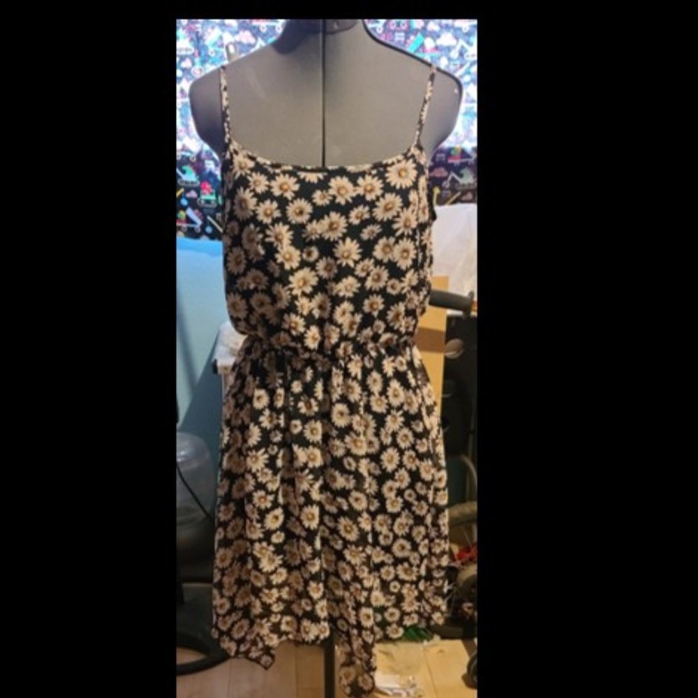 Sunflower Asymmetric Knee Length Dress (Medium 7/9)